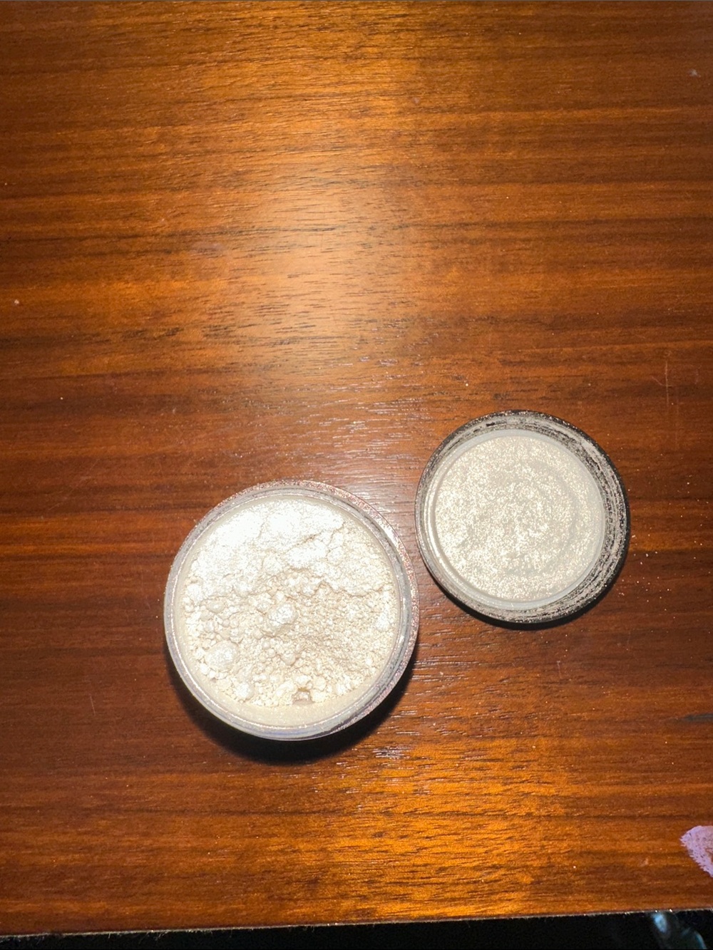MAC Cosmetics Loose Pigment Color Powder -Vanilla - Picture 5 of 6